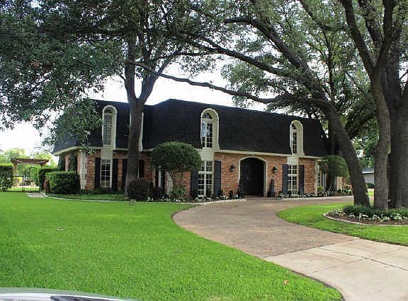 2nd image of 6962 Miramar Cir