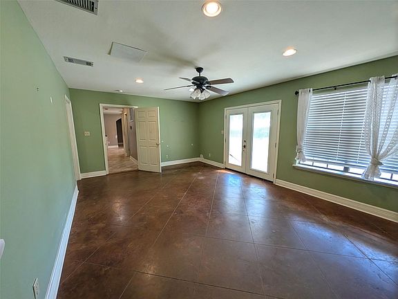 4th image of 3717 Fm 1136