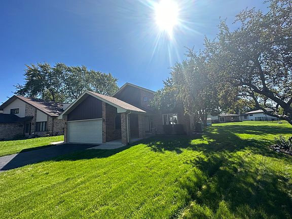 2nd image of 6413 Jeanette Ct