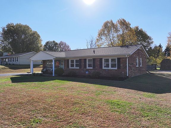 3rd image of 325 Jeanette Dr