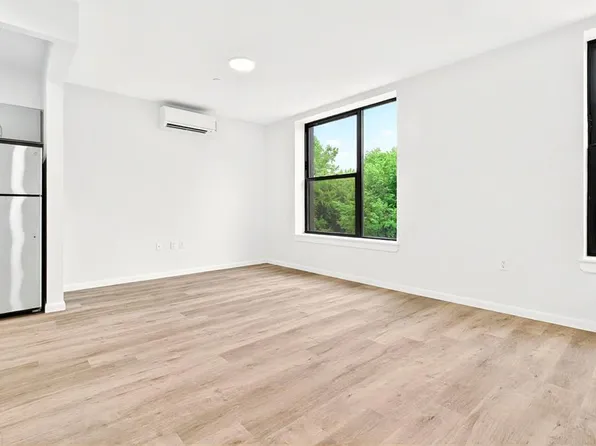 1731 Lacombe Avenue image 6 of 23