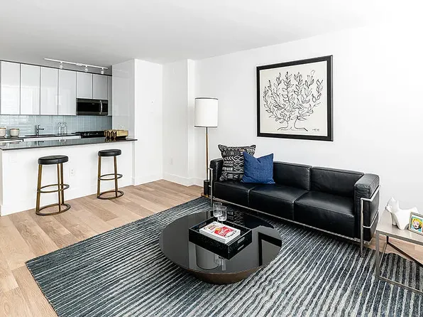 444 W 35th St APT 9D, New York, NY 10001
