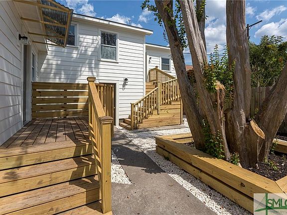 3rd image of 118 W 41st St #B