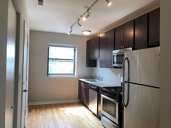 5th image of 6704 N Artesian Ave #1S