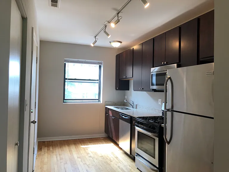 6704 N Artesian Ave #1S — Photo 5