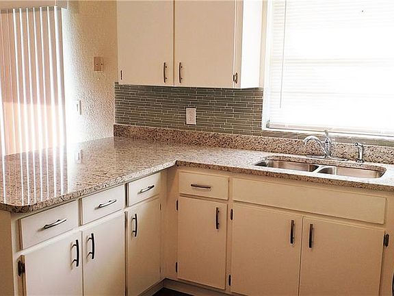 5th image of 2617 Fowler Ave