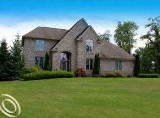 9702 Fawn Run, Brighton, MI 48114