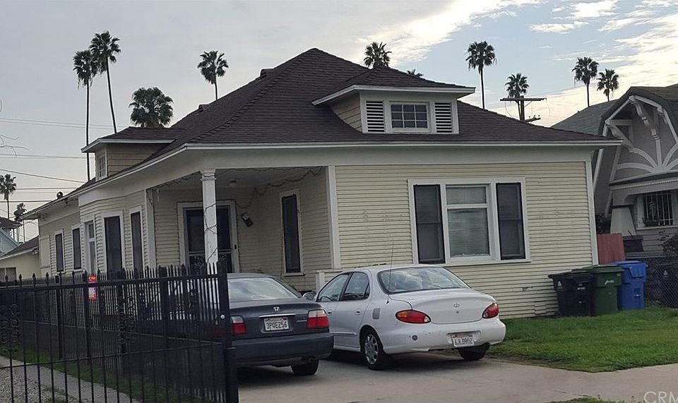 1st image of 618 W 45th St