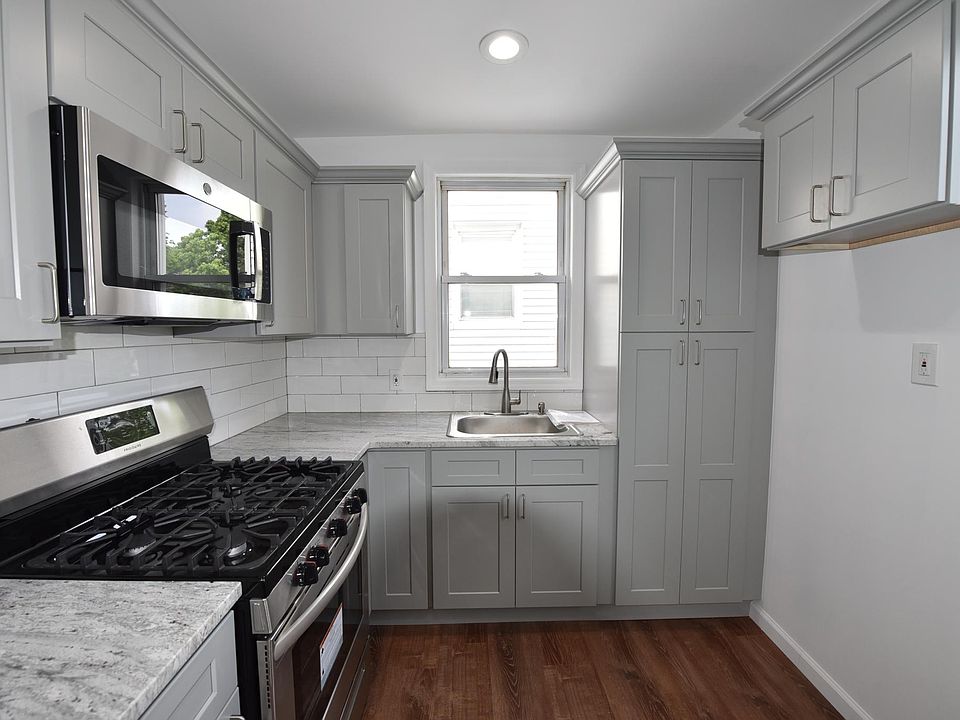 1st image of 2852 Randall Ave Floor 2