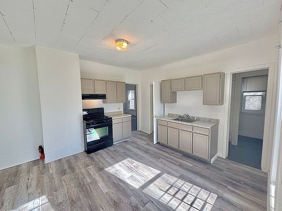 2nd image of 4 Stanley St