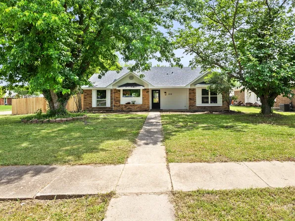 1518 Reisen Dr, Garland, TX 75040