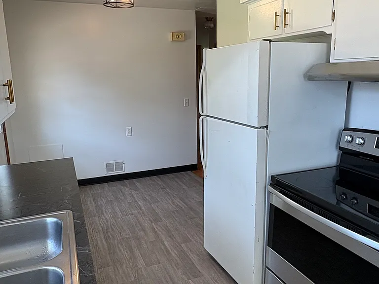 841-843 S 45th St #843 — Photo 10