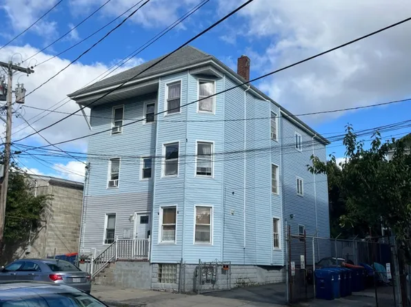 47 Holly St, New Bedford, MA 02746