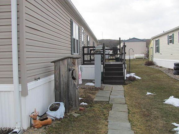 3rd image of 3093 Woodward Ave #57