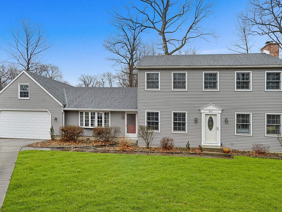 1st image of 911 Shady Oaks Ct