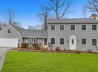 911 Shady Oaks Ct, Mishawaka, IN