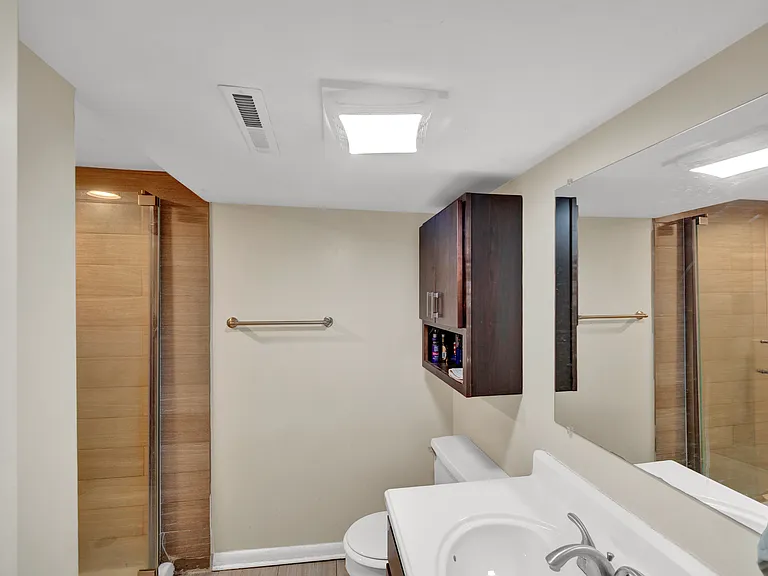 159 W Goethe St — Photo 45