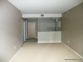 4th image of 350 11th Ave Unit 320