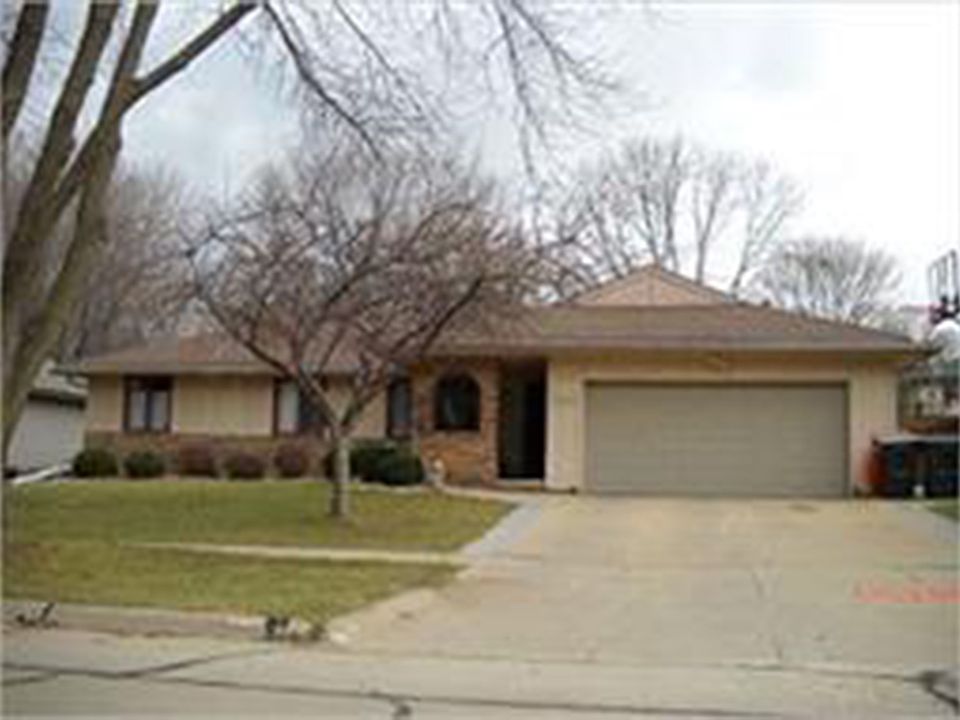 1st image of 3512 Walden Ave