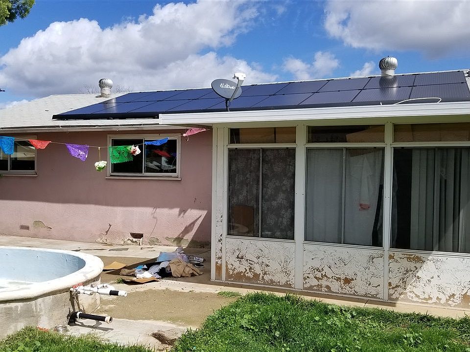 2nd image of 903 Camellia St