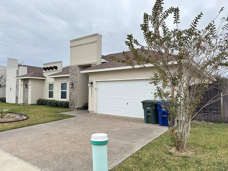 6002 Amir Dr — Photo 18