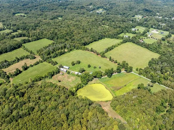 211 S Quaker Lane, Hyde Park, NY 12538