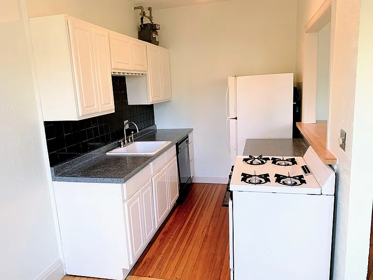 4 Chiswick Rd #26 — Photo 9
