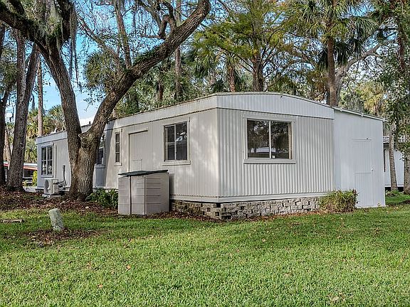 4th image of 49 Windward Ct #49