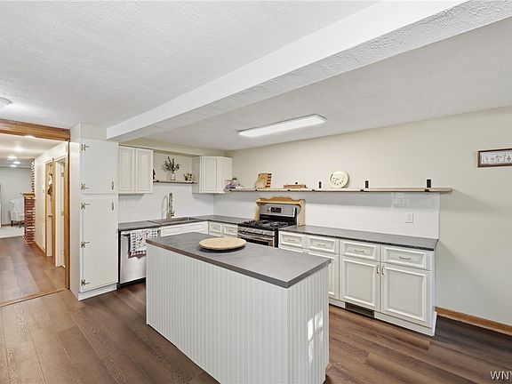 5th image of 2940 Cloverbank Rd