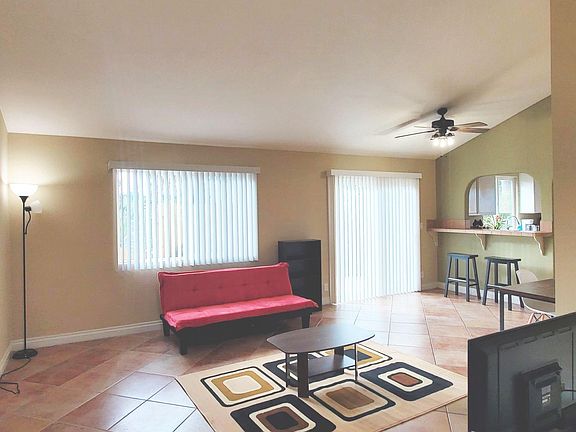 3rd image of 380 Lado De Loma Dr