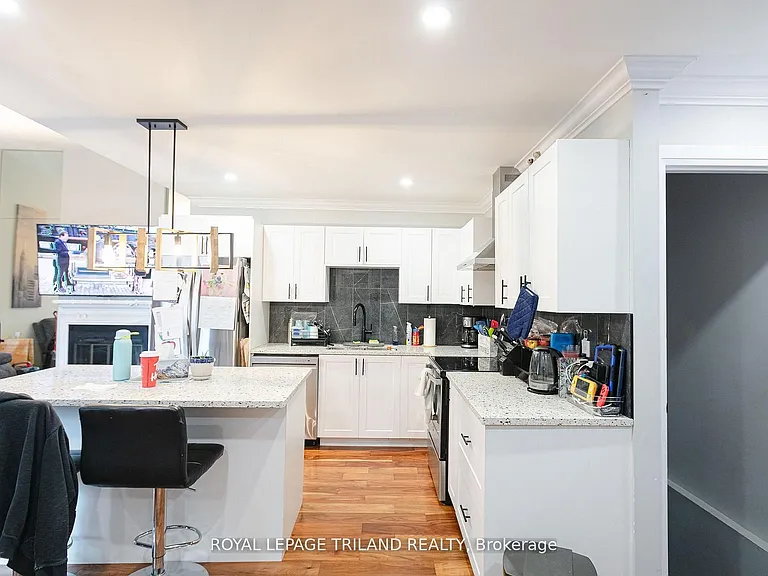 60 Fiddlers Green Rd #36 — Photo 10