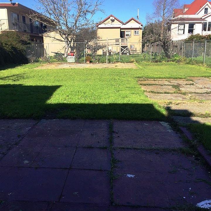 Building Photo 4