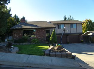 106 N 13th St, Selah, WA 98942