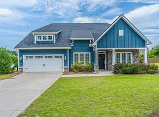 515 Goldenleaf Cir, Whispering Pines, NC 28327
