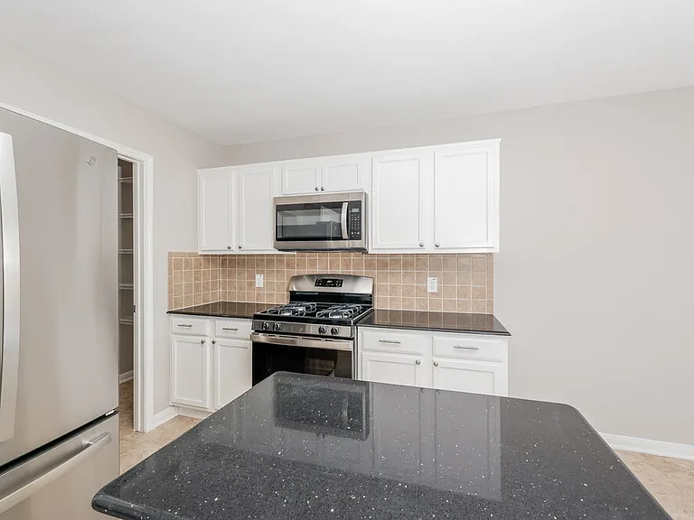 3330 Legends Mill Dr — Photo 9