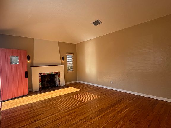 4th image of 19 Parkwood Dr