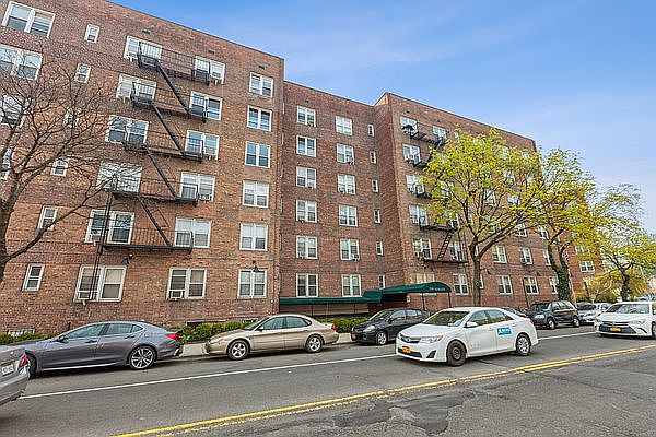 1st image of 7510 Yellowstone Blvd #7
