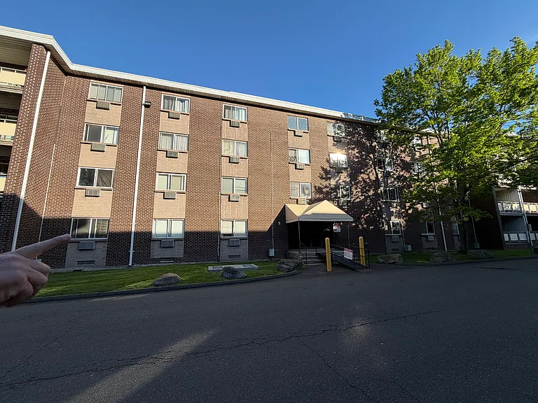 80 Claudia Dr — Photo 14