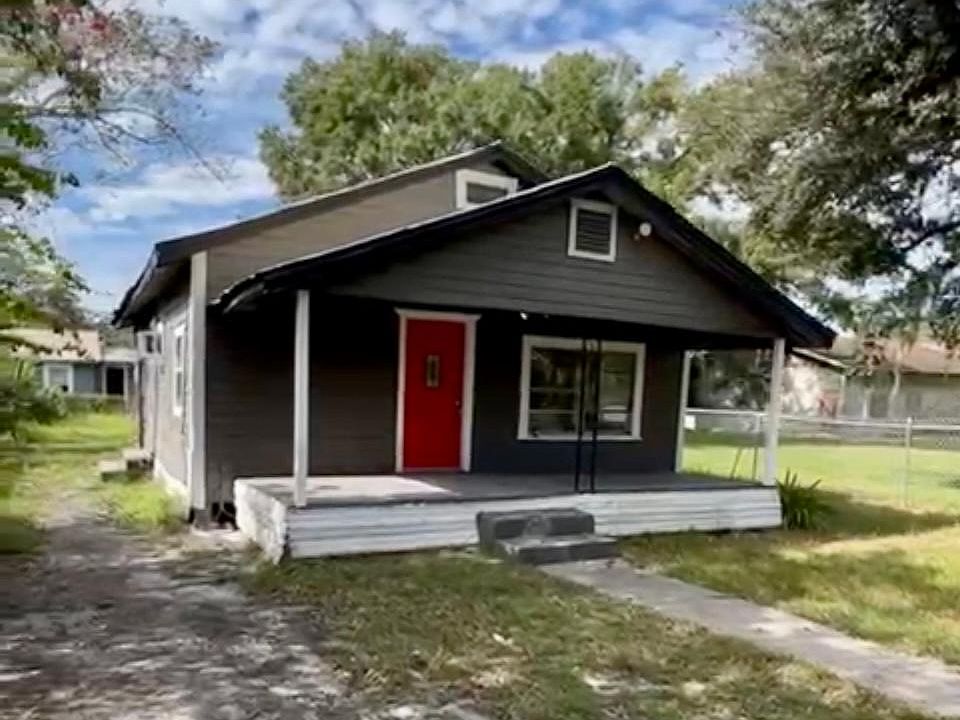 1st image of 1316 S Oleander Ave
