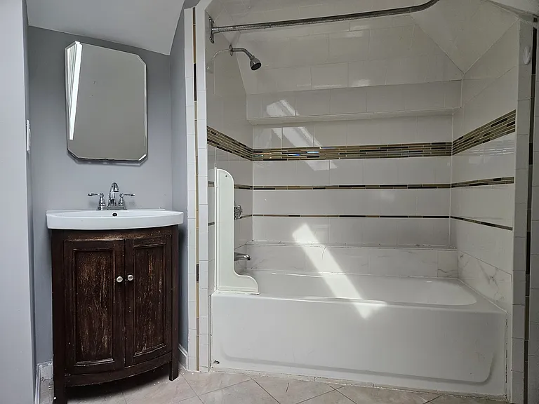 14 Hillside St #9 — Photo 11