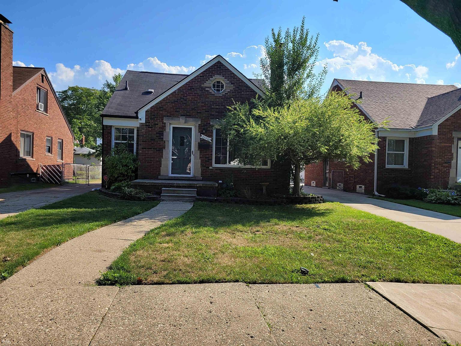 20640 Country Clb, Harper Woods, MI 48225 Zillow