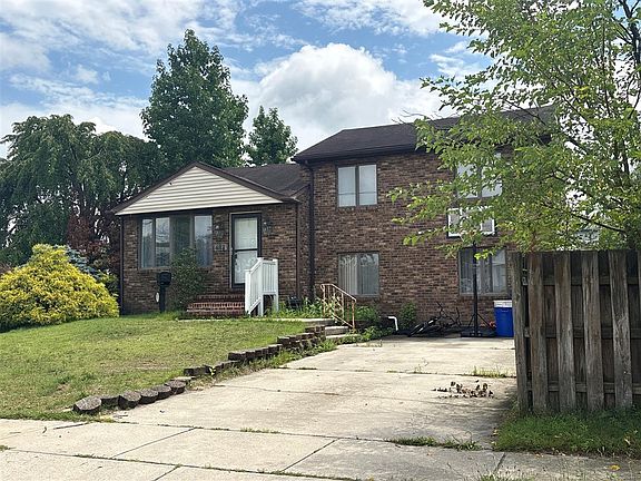 2nd image of 612 Singley Ave
