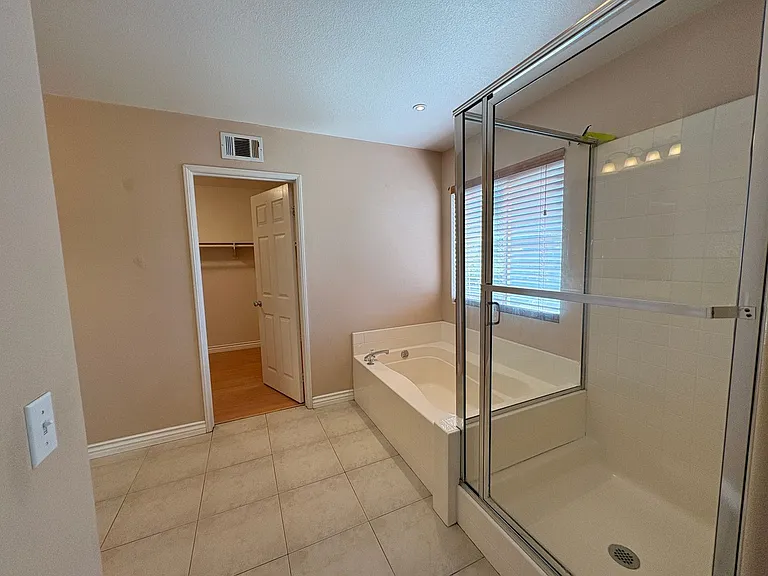 1456 Pinewood Dr — Photo 33