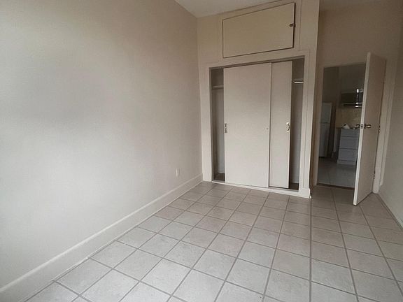 4th image of 1901 Bath Ave #2