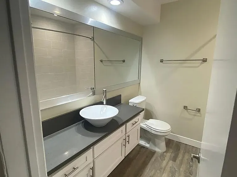 350 N Crescent Drive — Photo 6