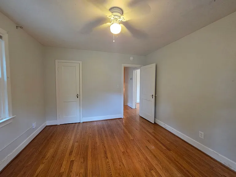 208 Regent Rd — Photo 27