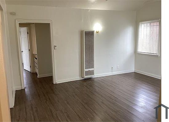 3rd image of 1018 W 101st St