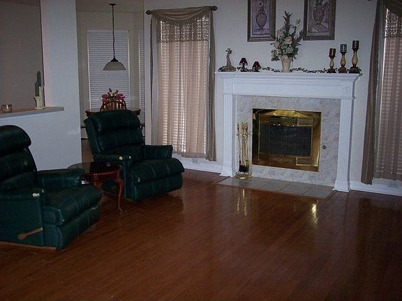 2nd image of 1359 Hayward Dr
