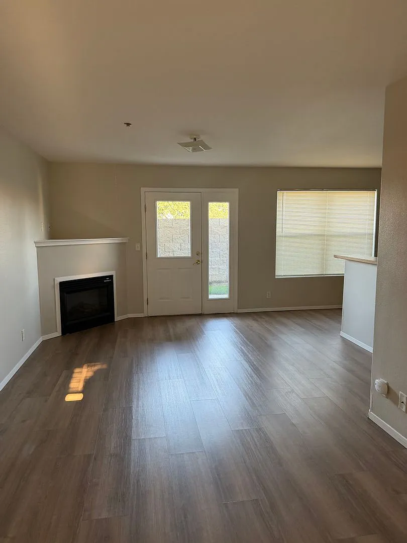 6405 Chapel Hill Blvd — Photo 2