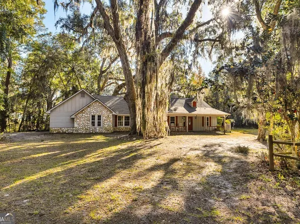 8 London Hill Rd W, Woodbine, GA 31569